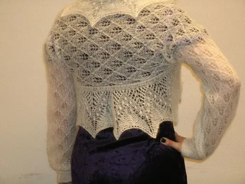 valge pitsiline
bolero tagant